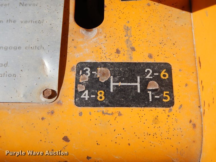 image for item HJ9749 1978 John Deere 480B  forklift