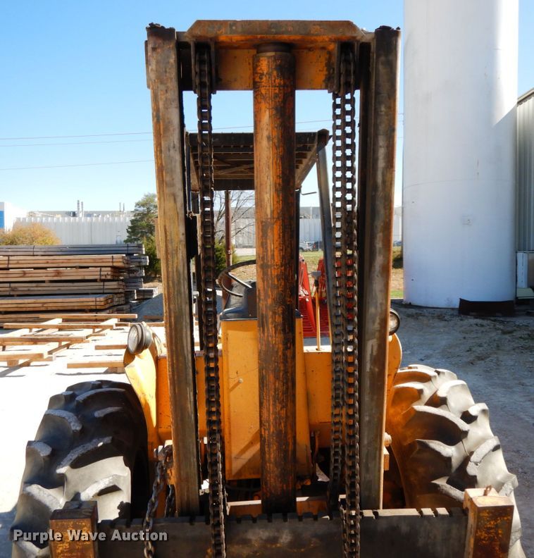 image for item HJ9749 1978 John Deere 480B  forklift