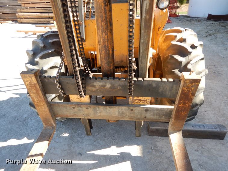 image for item HJ9749 1978 John Deere 480B  forklift