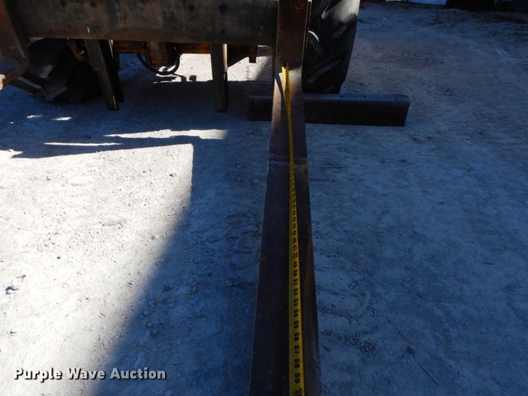 image for item HJ9749 1978 John Deere 480B  forklift