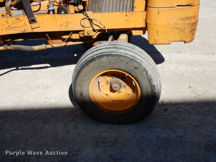 image for item HJ9749 1978 John Deere 480B  forklift