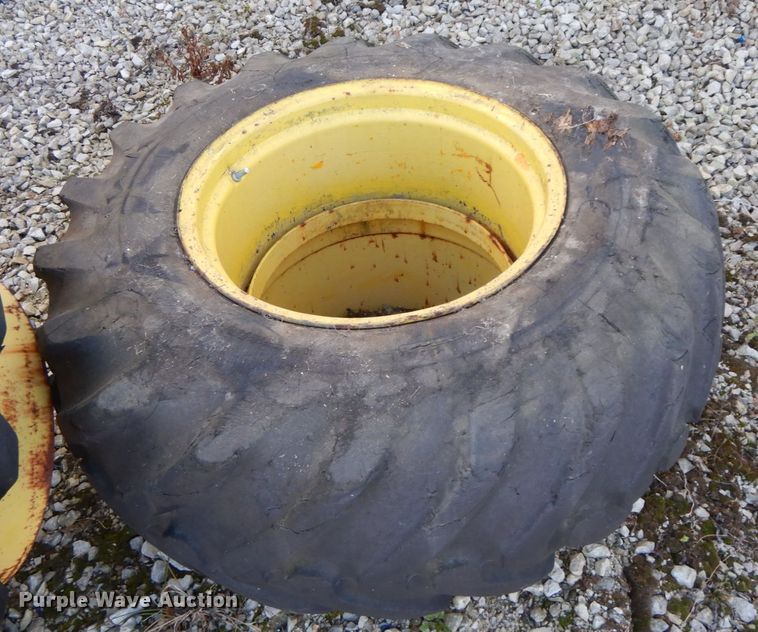 image for item HJ9749 1978 John Deere 480B  forklift