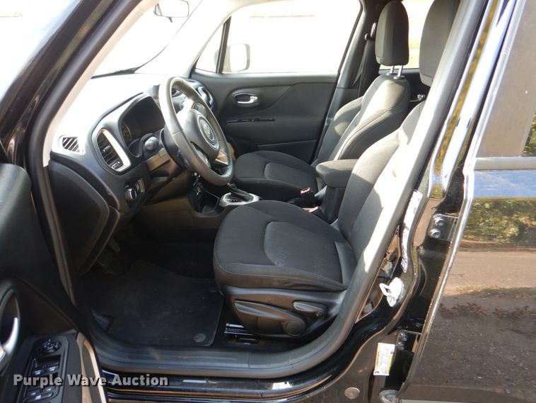 image for item HK9517 2017 Jeep Renegade Sport  SUV