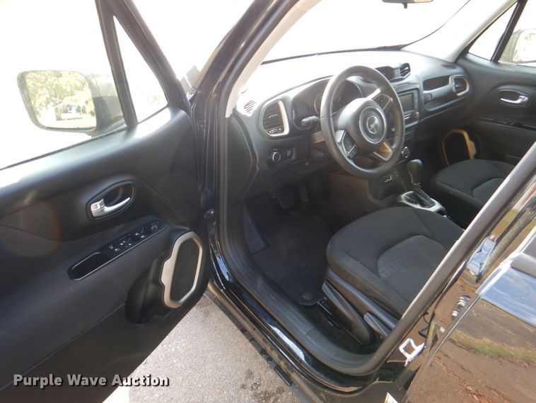 image for item HK9517 2017 Jeep Renegade Sport  SUV