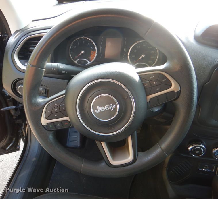 image for item HK9517 2017 Jeep Renegade Sport  SUV