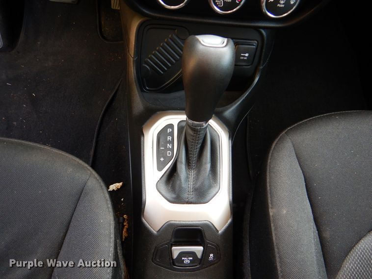 image for item HK9517 2017 Jeep Renegade Sport  SUV