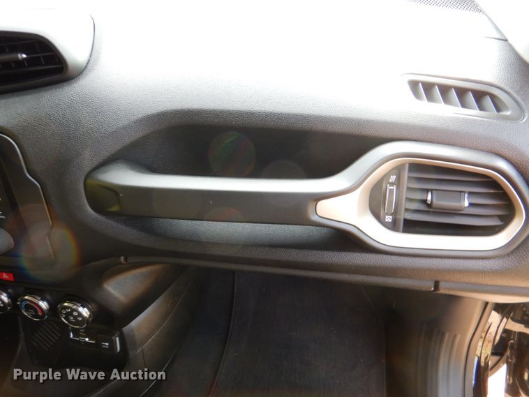 image for item HK9517 2017 Jeep Renegade Sport  SUV