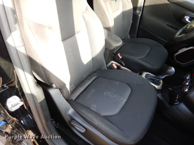 image for item HK9517 2017 Jeep Renegade Sport  SUV