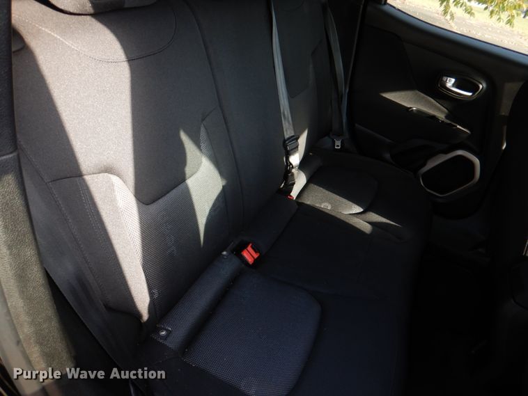 image for item HK9517 2017 Jeep Renegade Sport  SUV