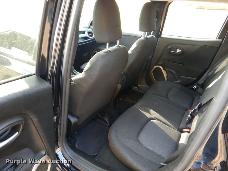 image for item HK9517 2017 Jeep Renegade Sport  SUV