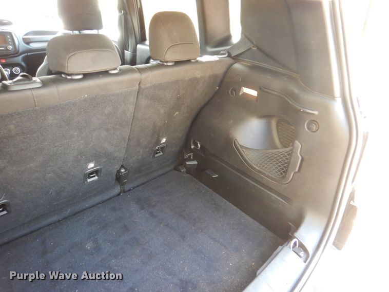 image for item HK9517 2017 Jeep Renegade Sport  SUV