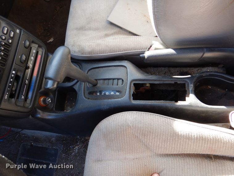 image for item HK9525 1999 Saturn SC SC1