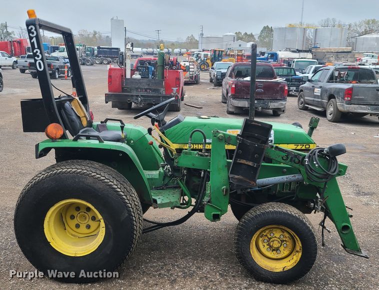 image for item HM9285 1989 John Deere 770  tractor