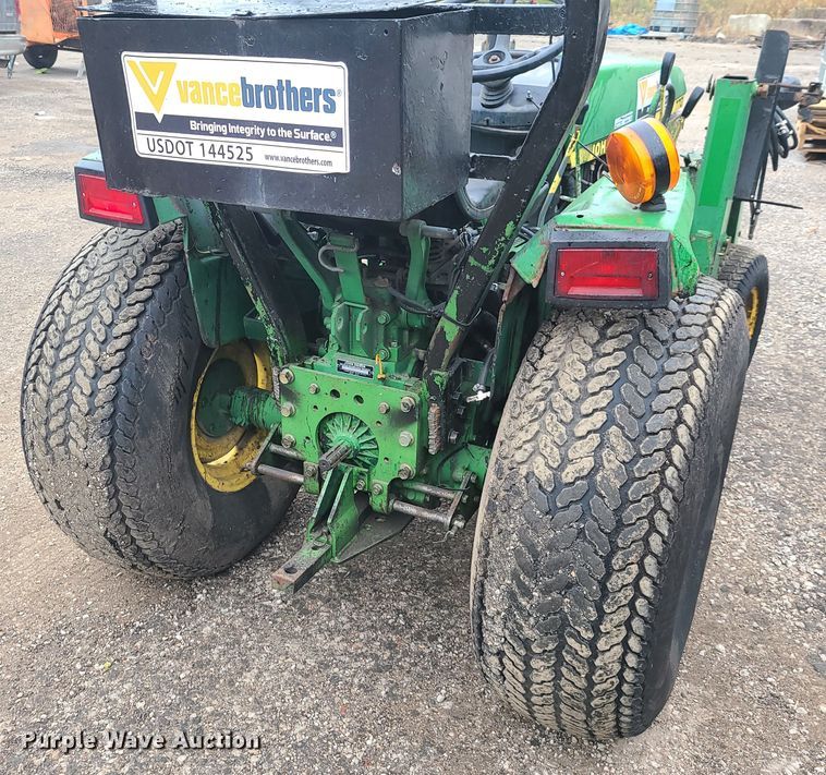 image for item HM9285 1989 John Deere 770  tractor