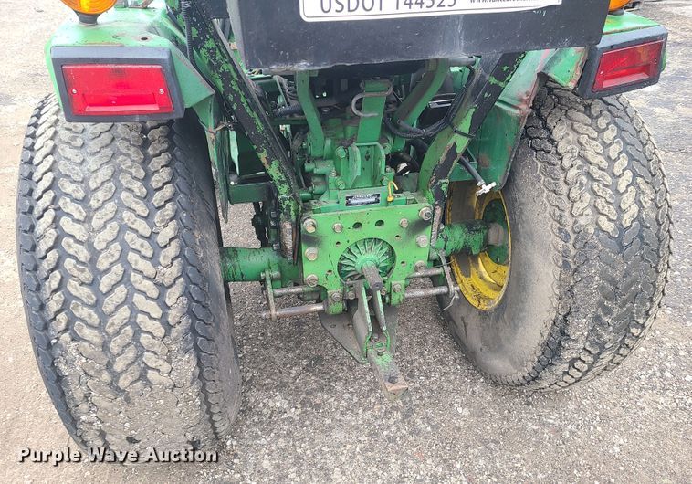 image for item HM9285 1989 John Deere 770  tractor