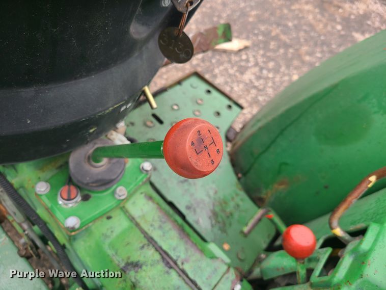 image for item HM9285 1989 John Deere 770  tractor