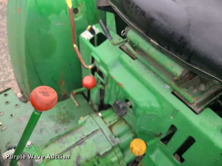 image for item HM9285 1989 John Deere 770  tractor