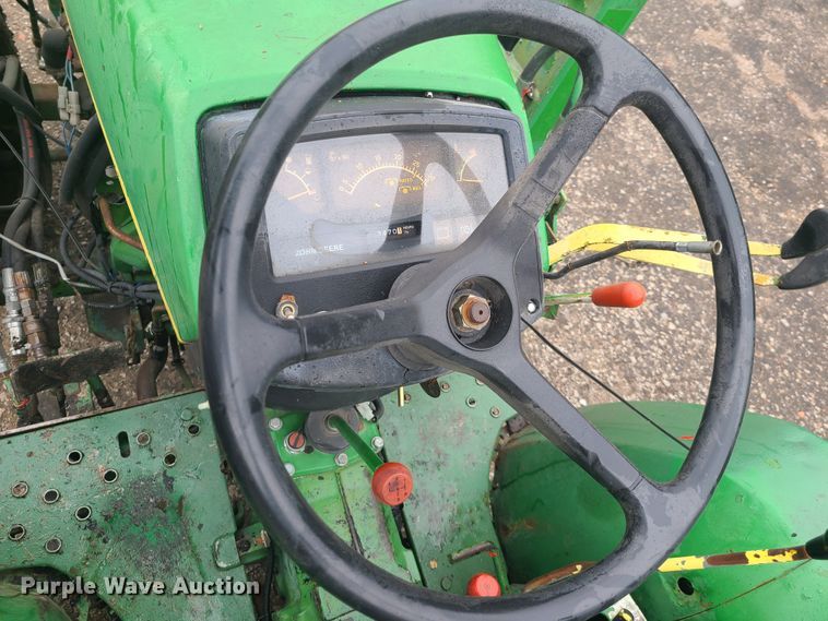image for item HM9285 1989 John Deere 770  tractor