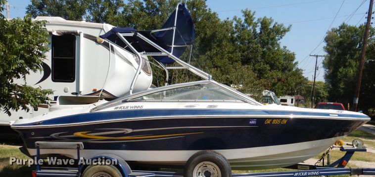 image for item HO9174 2005 Four Winns Horizon 190  boat