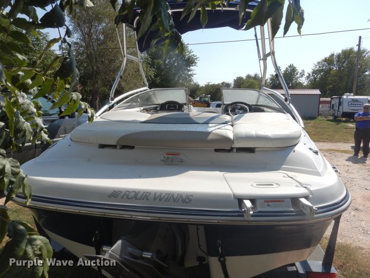 image for item HO9174 2005 Four Winns Horizon 190  boat