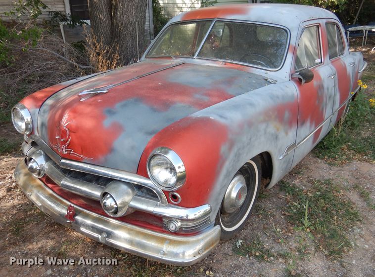 image for item HO9176 1951 Ford  sedan