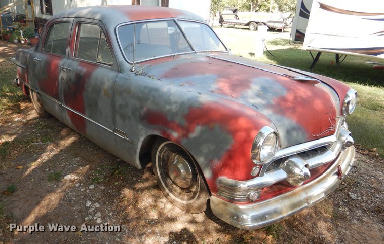 image for item HO9176 1951 Ford  sedan