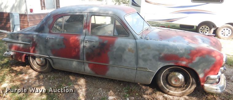 image for item HO9176 1951 Ford  sedan