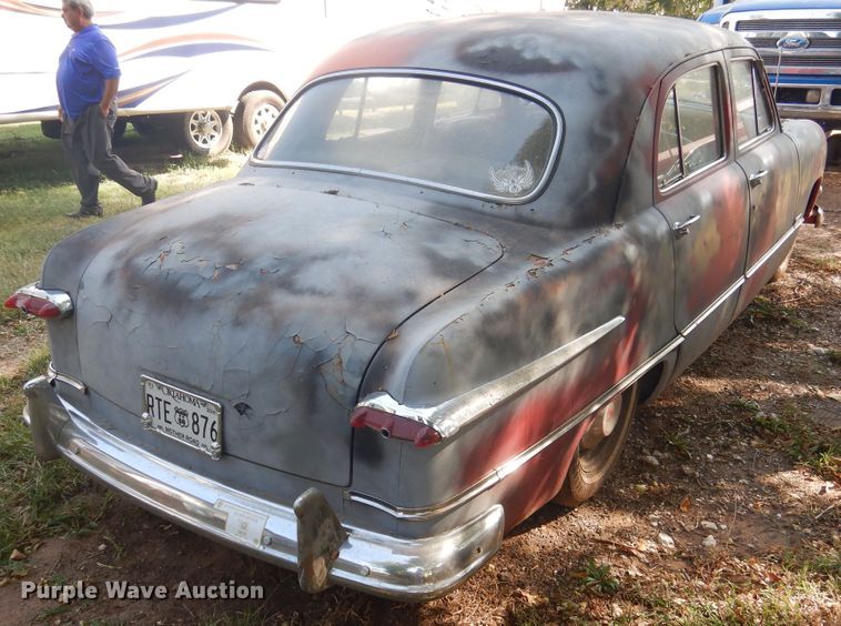 image for item HO9176 1951 Ford  sedan