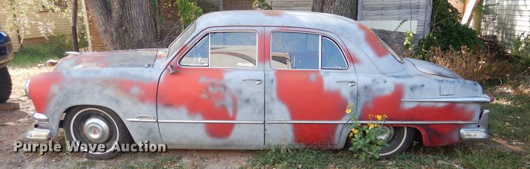 image for item HO9176 1951 Ford  sedan