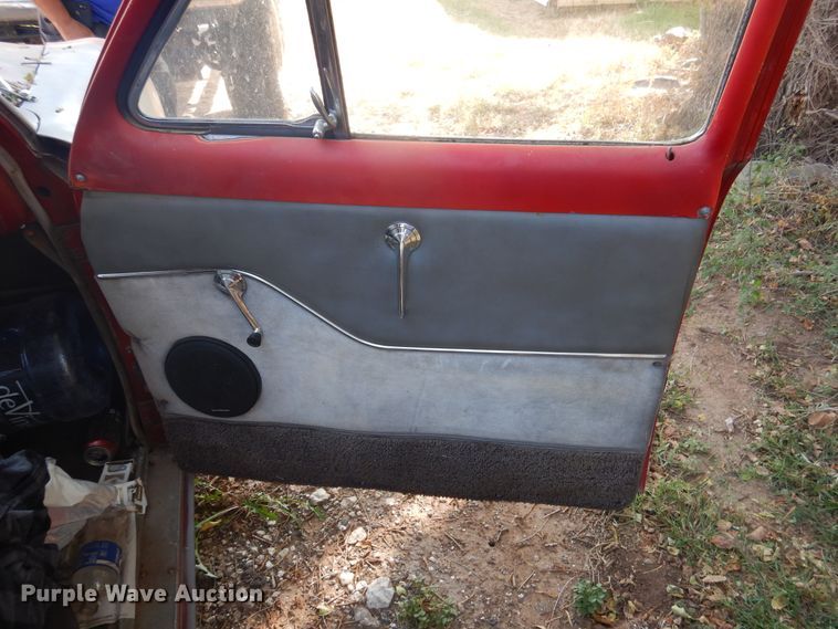 image for item HO9176 1951 Ford  sedan