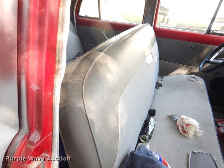 image for item HO9176 1951 Ford  sedan