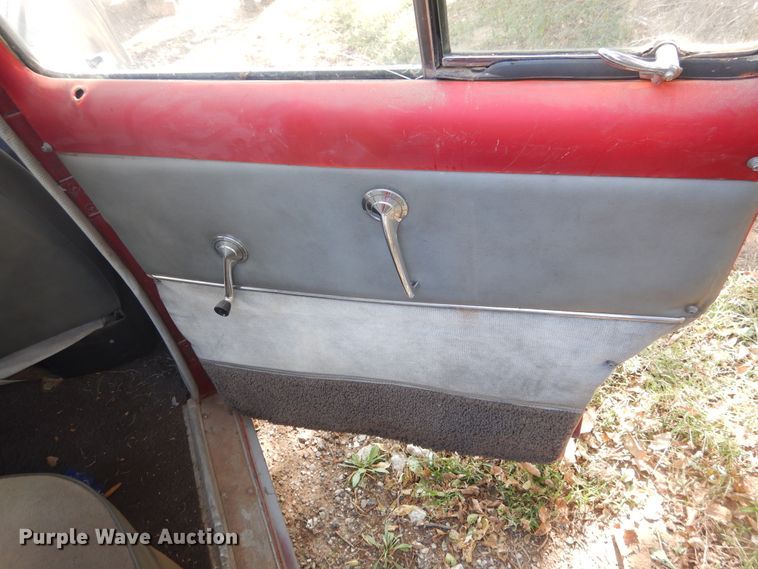 image for item HO9176 1951 Ford  sedan