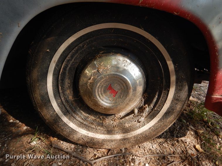 image for item HO9176 1951 Ford  sedan