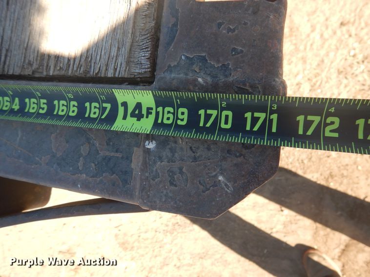 image for item HO9187 1995 Isuzu NPR  flatbed truck