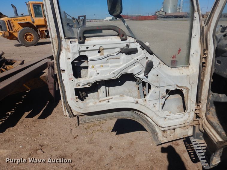 image for item HO9187 1995 Isuzu NPR  flatbed truck