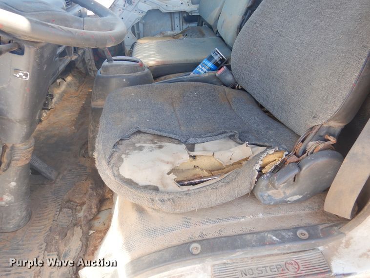 image for item HO9187 1995 Isuzu NPR  flatbed truck