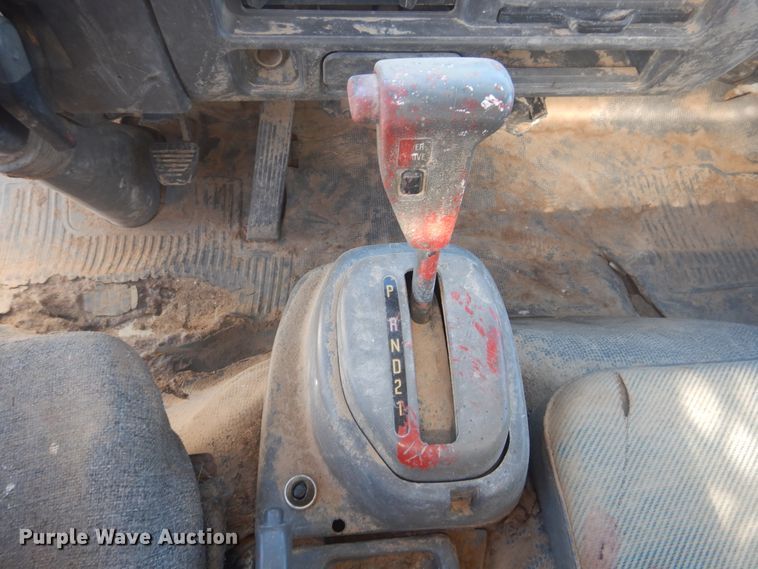 image for item HO9187 1995 Isuzu NPR  flatbed truck