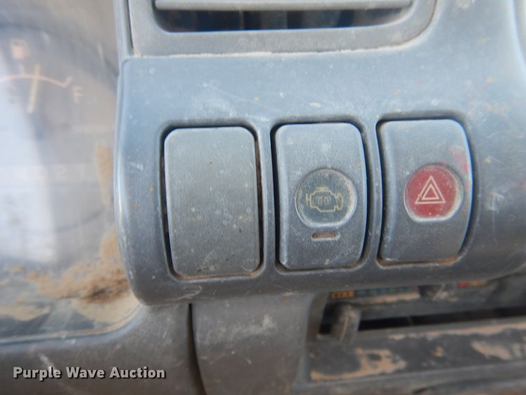 image for item HO9187 1995 Isuzu NPR  flatbed truck