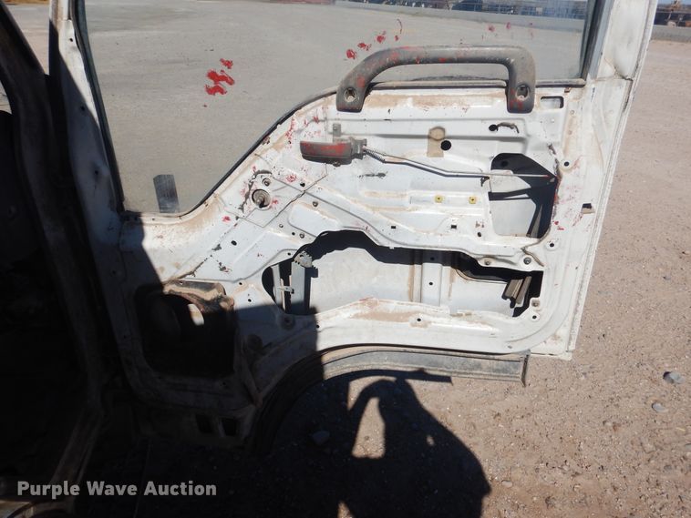 image for item HO9187 1995 Isuzu NPR  flatbed truck