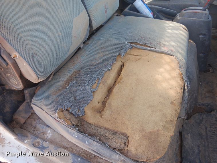 image for item HO9187 1995 Isuzu NPR  flatbed truck