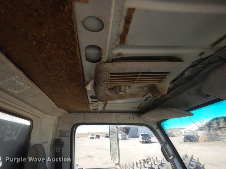 image for item HO9187 1995 Isuzu NPR  flatbed truck