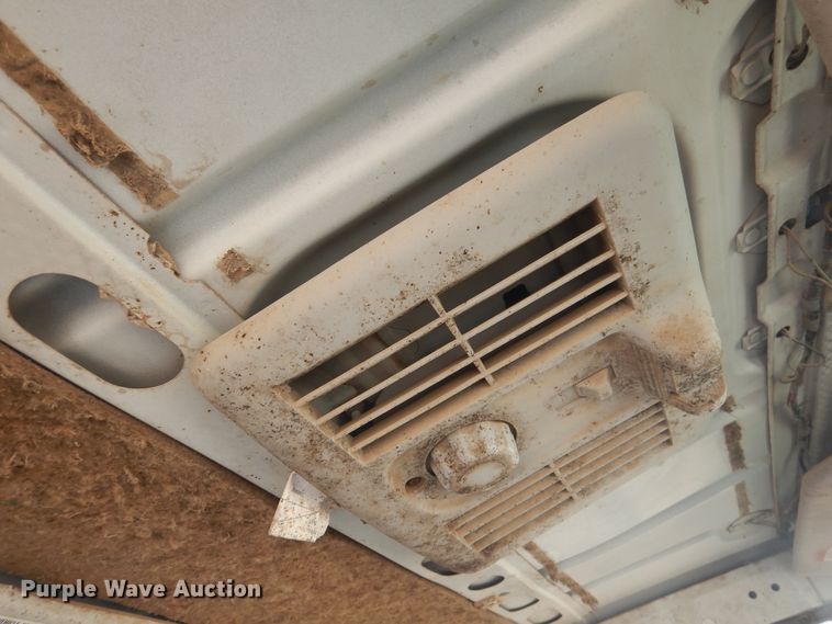 image for item HO9187 1995 Isuzu NPR  flatbed truck