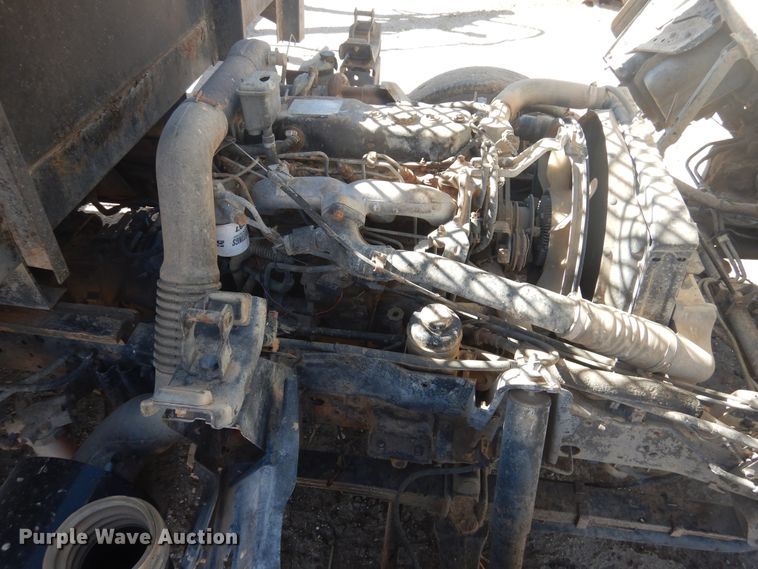 image for item HO9187 1995 Isuzu NPR  flatbed truck