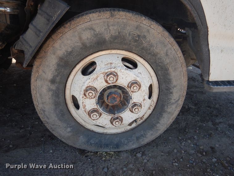 image for item HO9187 1995 Isuzu NPR  flatbed truck