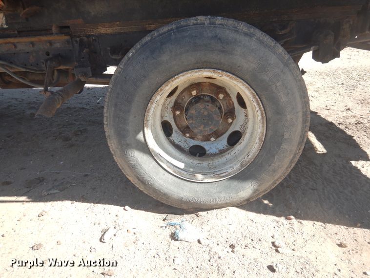 image for item HO9187 1995 Isuzu NPR  flatbed truck