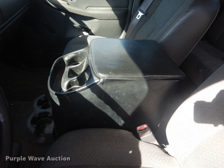 image for item HO9238 2004 GMC Sierra 1500  Ext. Cab pickup truck