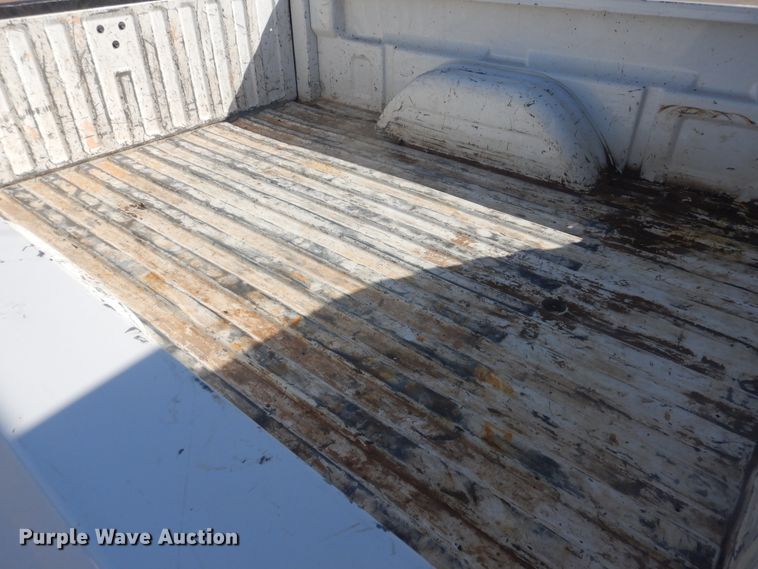 image for item HO9238 2004 GMC Sierra 1500  Ext. Cab pickup truck