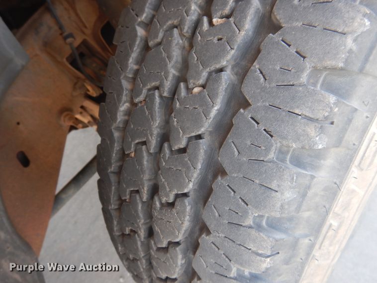 image for item HO9238 2004 GMC Sierra 1500  Ext. Cab pickup truck