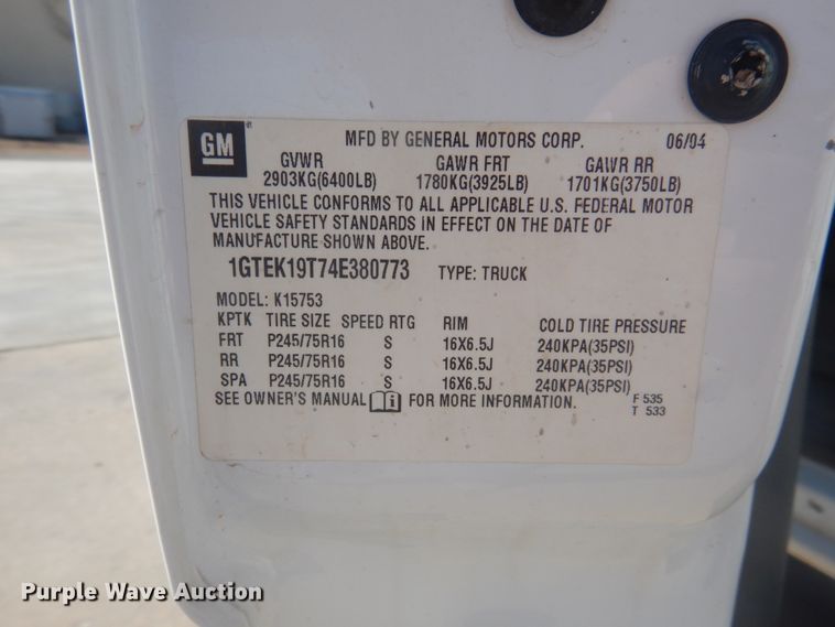 image for item HO9238 2004 GMC Sierra 1500  Ext. Cab pickup truck