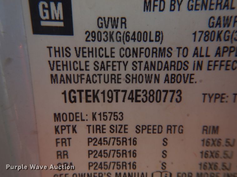 image for item HO9238 2004 GMC Sierra 1500  Ext. Cab pickup truck